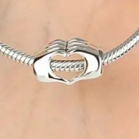 HAND HEART Tarnish resistant Zinc alloy Charm For Pandora Bracelets - Picture 1 of 4